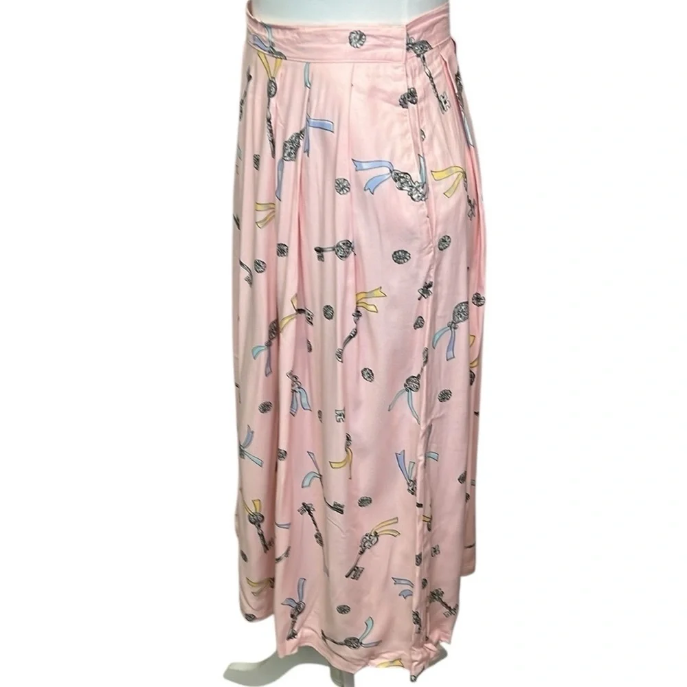 Chaus Key and Ribbon Print Skirt Pink